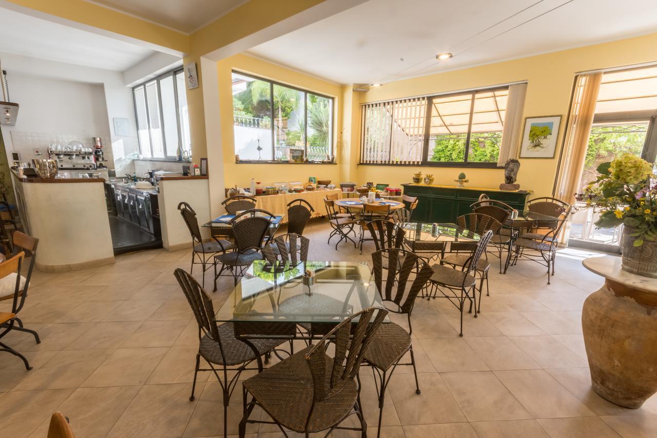Hotel Baia Portinenti